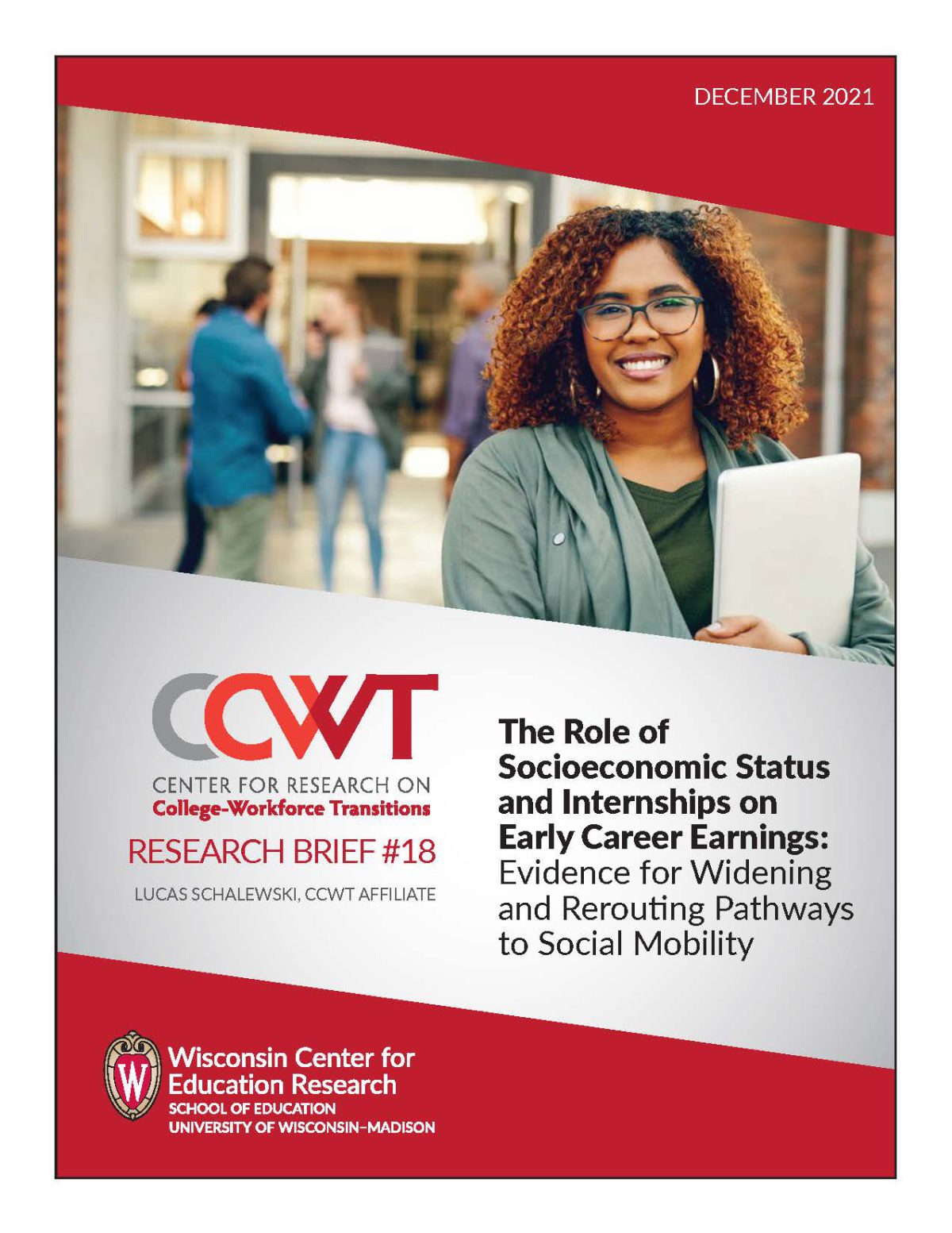 The Role of Socioeconomic Status and Internships on Early Career Earnings Evidence for Widening